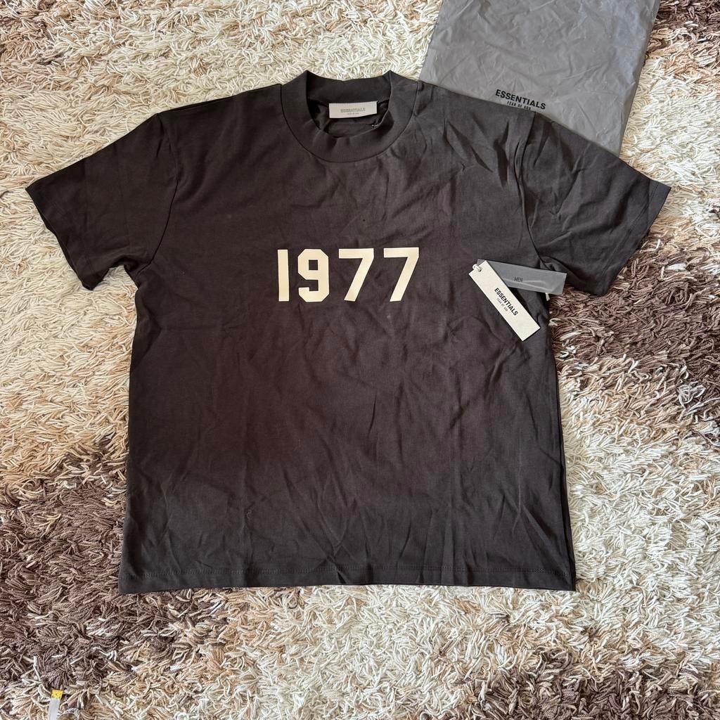 Essentials Fear Of God 1977 T-shirt - Iron Black - Maat L, Ophalen of Verzenden, Zo goed als nieuw, Maat 52/54 (L), Grijs