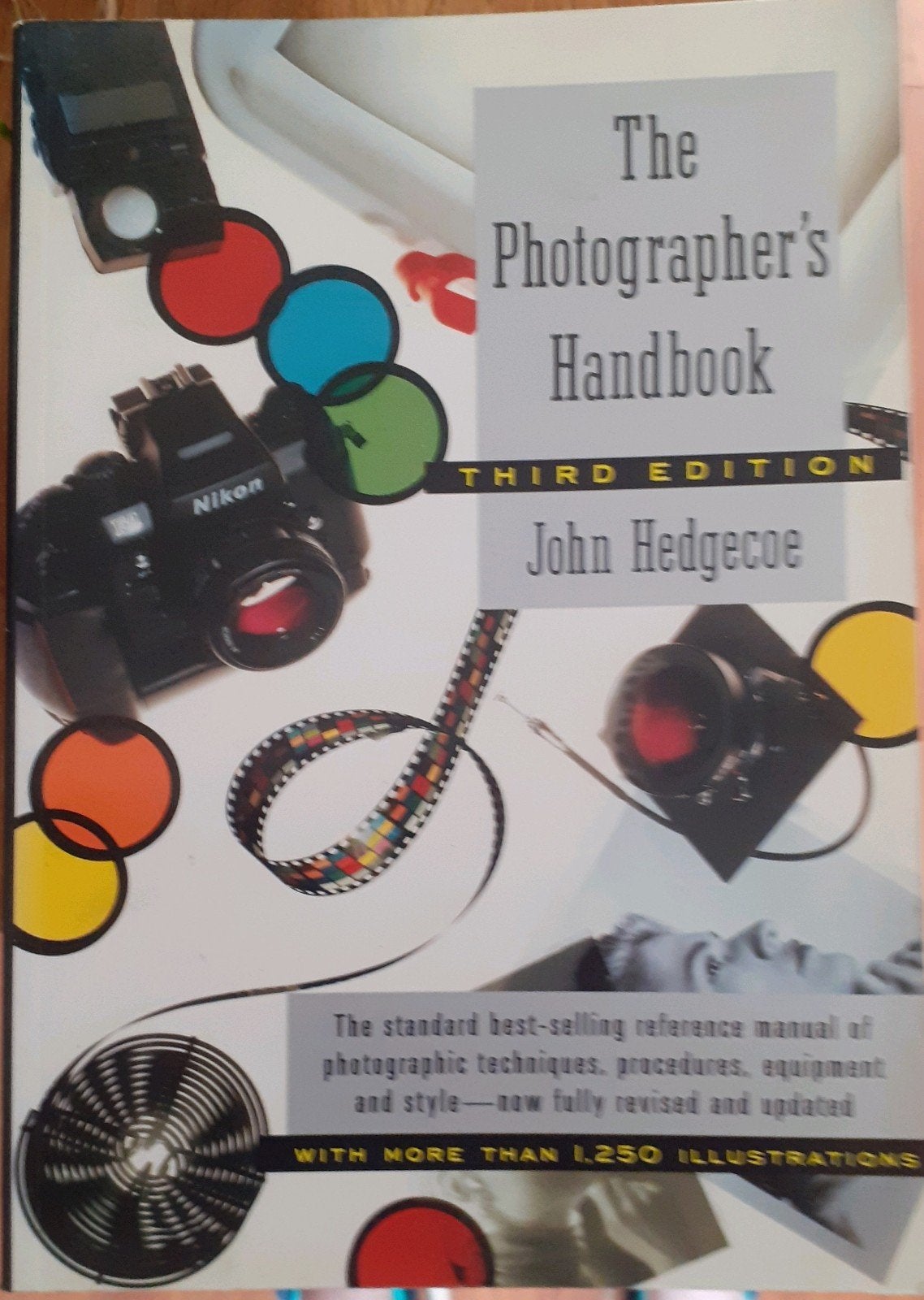 The Photographer's Handbook - John Hedgecoe (3e editie), Boeken, Ophalen of Verzenden, Gelezen, Fotografie algemeen, John Hedgecoe