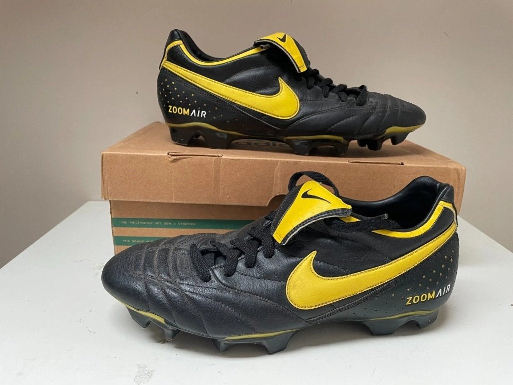 nike tiempo legend r10 zoom air t90 ctr360 soccer shoes rare, Gebruikt, Maat XS of kleiner, Schoenen, Ophalen of Verzenden