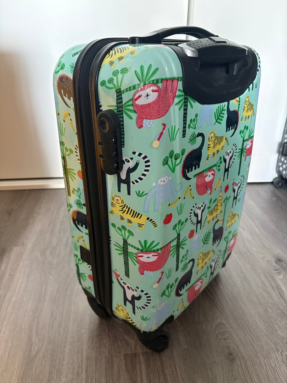 Hema kinderkoffer, Sieraden, Tassen en Uiterlijk, Koffers, Hard kunststof, Minder dan 50 cm, Ophalen of Verzenden, Zo goed als nieuw