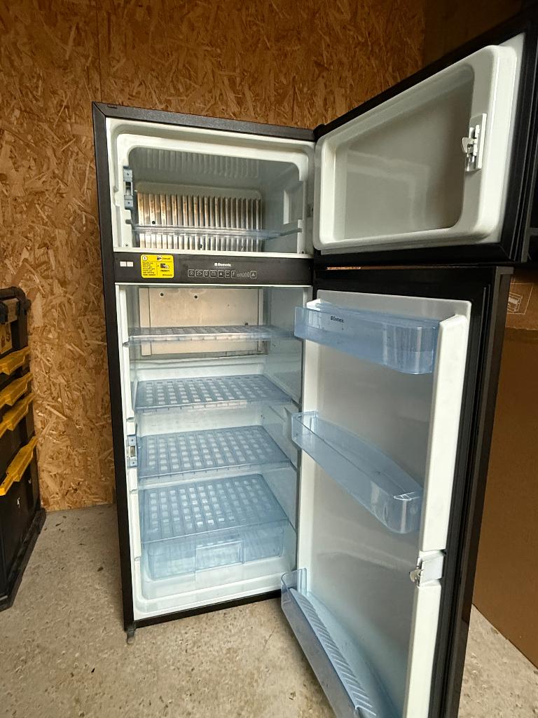 Dometic absorptie koelkast RMDT 8505 gereviseerd Tec tower, Caravans en Kamperen, Camper-accessoires, Ophalen of Verzenden, Zo goed als nieuw