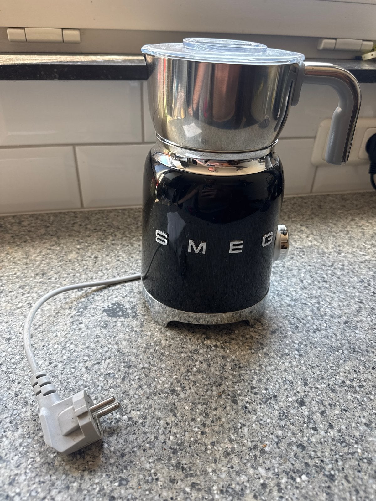 Smeg Melkopschuimer - Zwart, Ophalen, Zo goed als nieuw, Elektrische melkopschuimer