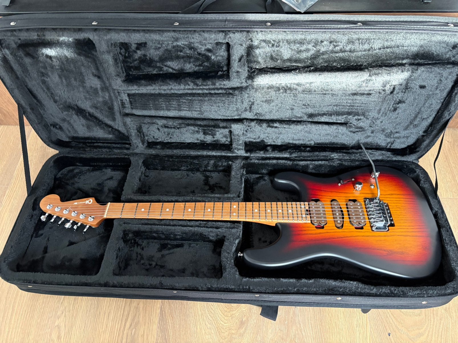 Foto 3 van Charvel Guthrie Govan Made in Japan