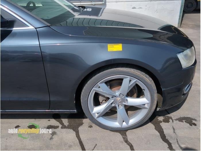 Scherm rechts-voor van een Audi A5 (LZ9Y), Gebruikt, -, -, Audi
