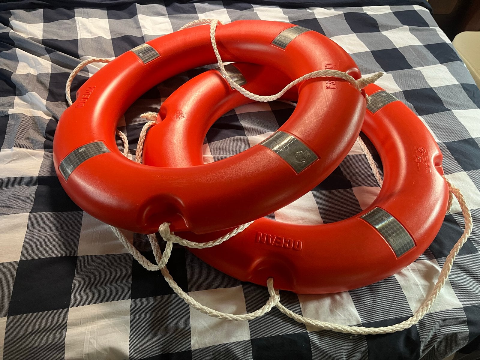 Reddingsboeien (2 stuks)  nieuwe lazizas oceaan immo, Watersport en Boten, Ophalen of Verzenden, Zo goed als nieuw