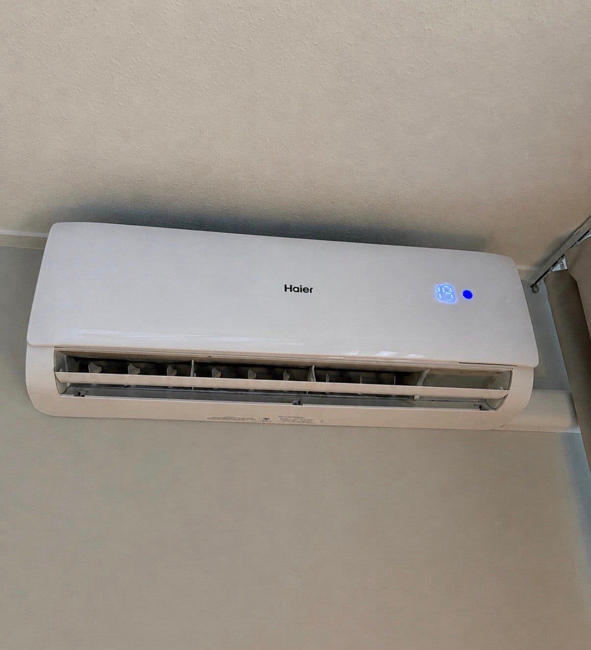 Haier split airco 2,5 kW – binnen- & buitenunit, Witgoed en Apparatuur, Ophalen, Verwarmen, 3 snelheden of meer, Zo goed als nieuw