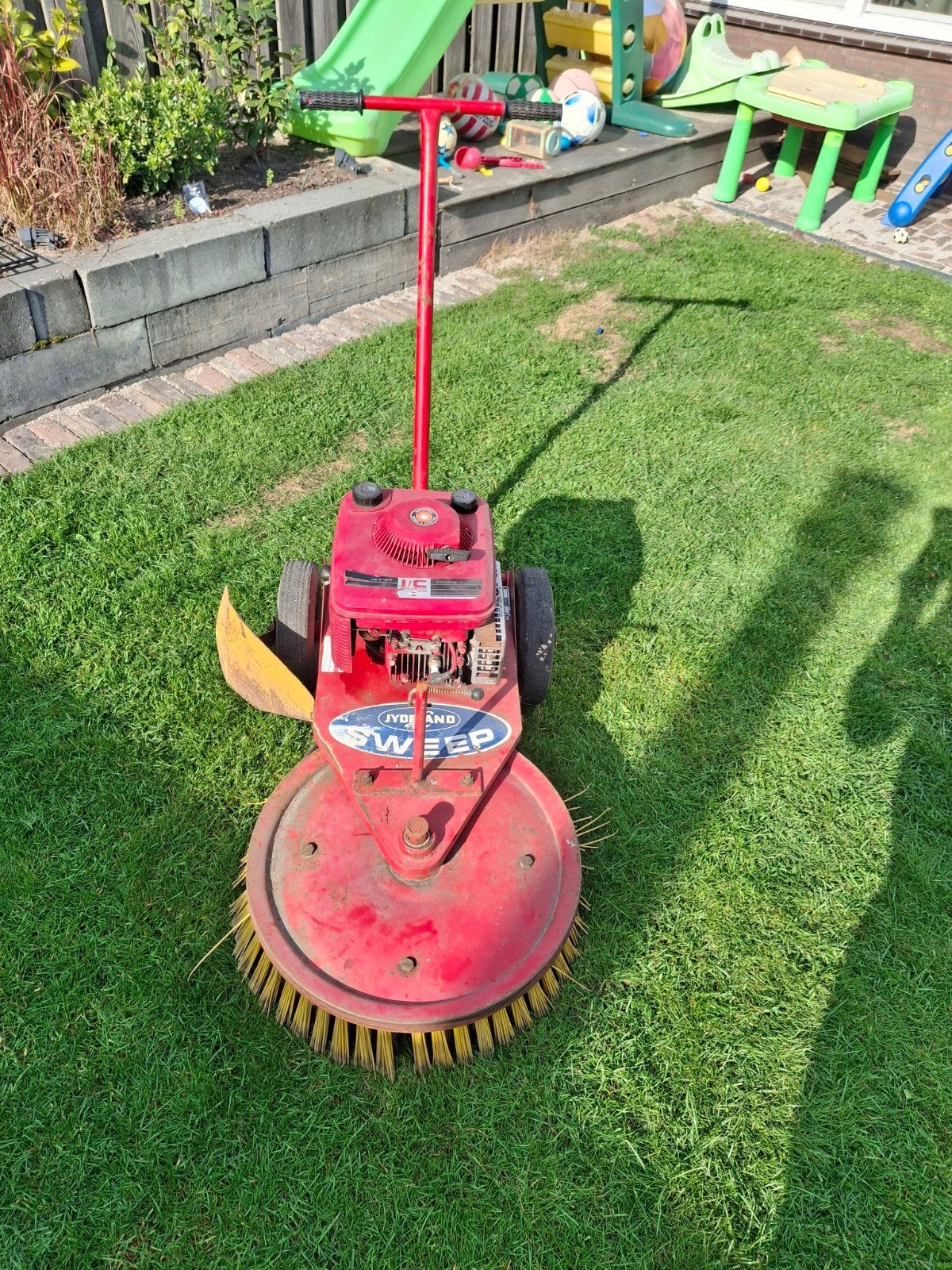 Jydeland Sweep veegmachine - Benzine aangedreven, Tuin en Terras, Ophalen, Gebruikt, Jydeland