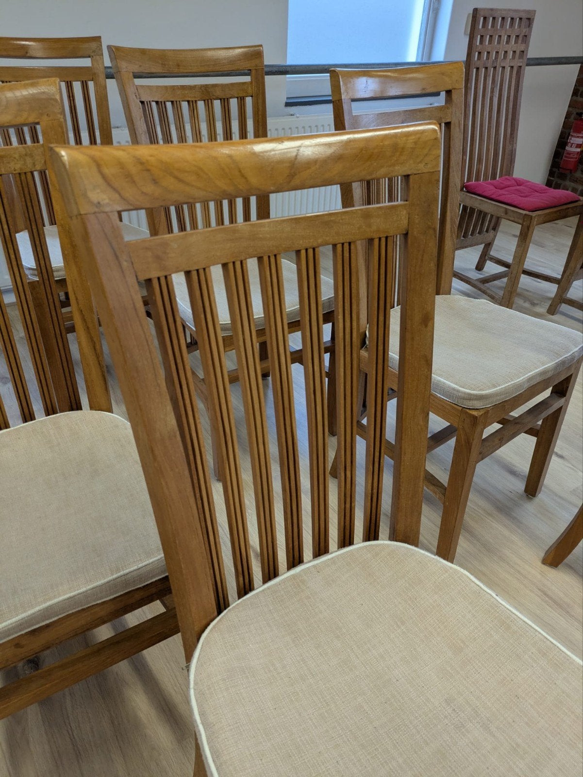 8x teakhouten stoelen ( op te halen in Gieten), Ophalen, Zo goed als nieuw, 6 tot 8 stoelen