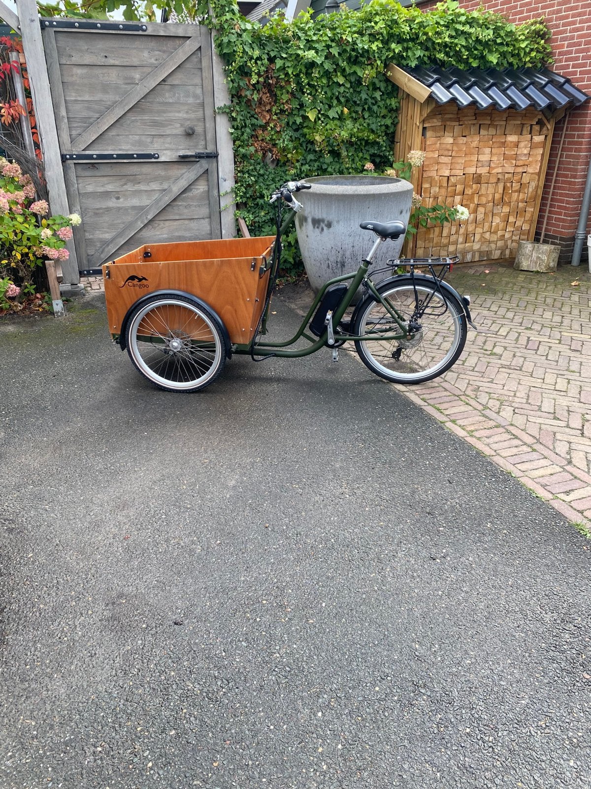 Cangoo bakfiets te koop met klein defect, Fietsen en Brommers, Ophalen of Verzenden, Zo goed als nieuw, 4 kinderen of meer