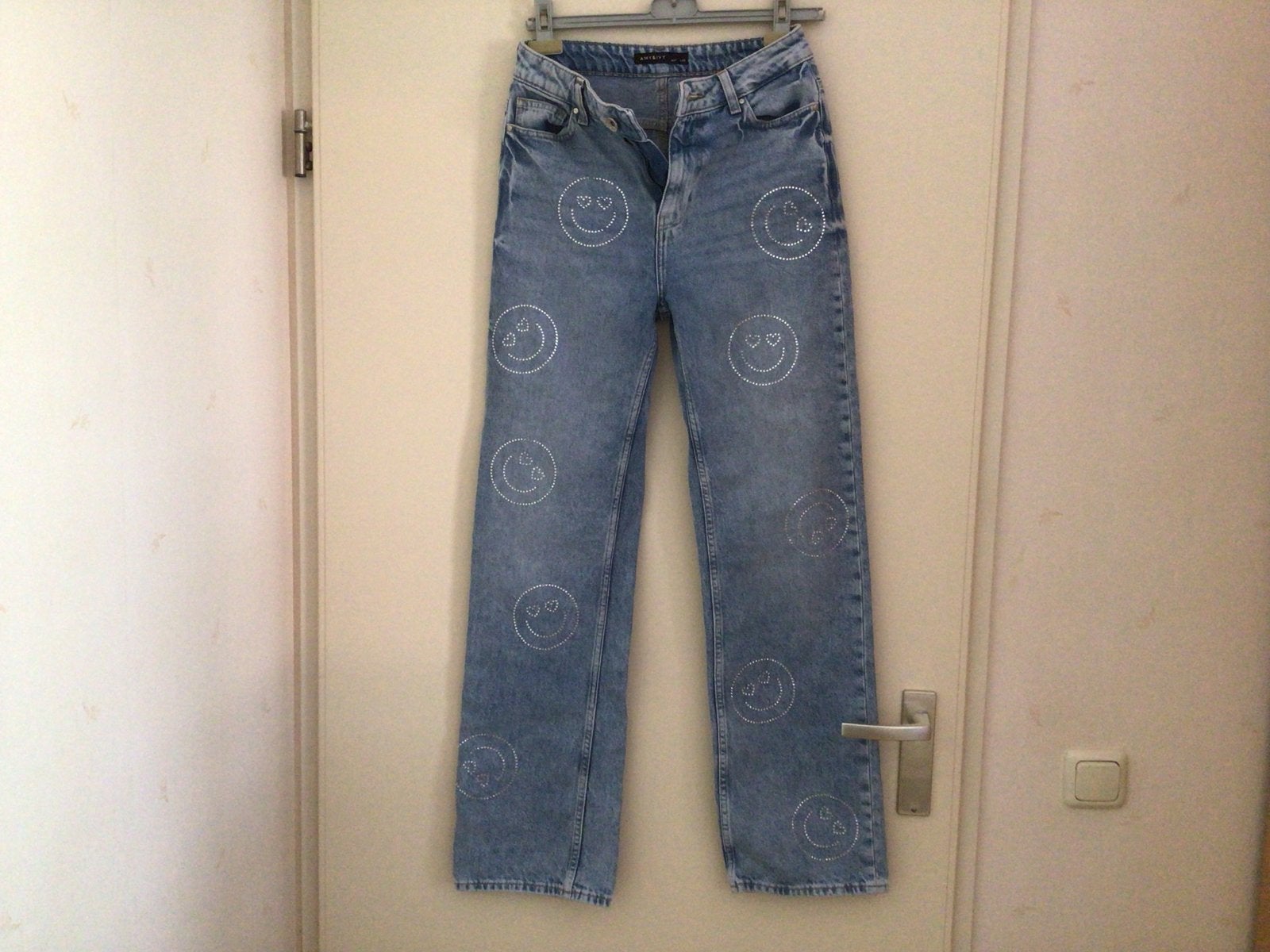 Amy & Ivy Jeans W27 L32 met smiley-opdruk, Ophalen of Verzenden, Zo goed als nieuw, Blauw, W27 (confectie 34) of kleiner