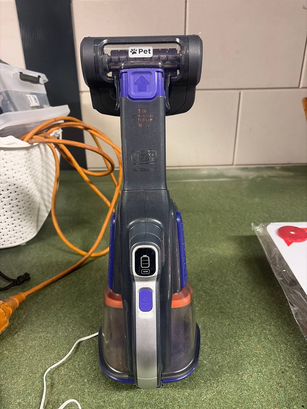 Black+Decker Pet Dustbuster Kruimeldief - Zo goed als nieuw, Overige merken, Kruimeldief, Draadloos, Ophalen of Verzenden