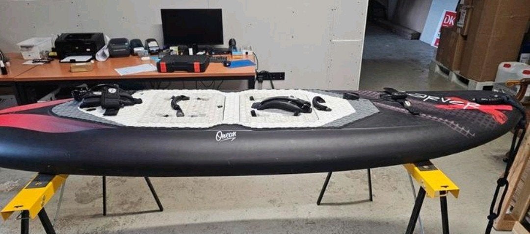 Onean Carver X met 3 accu's en inruil e-foil mogelijk, Watersport en Boten, Golfsurfen, Ophalen, Zo goed als nieuw