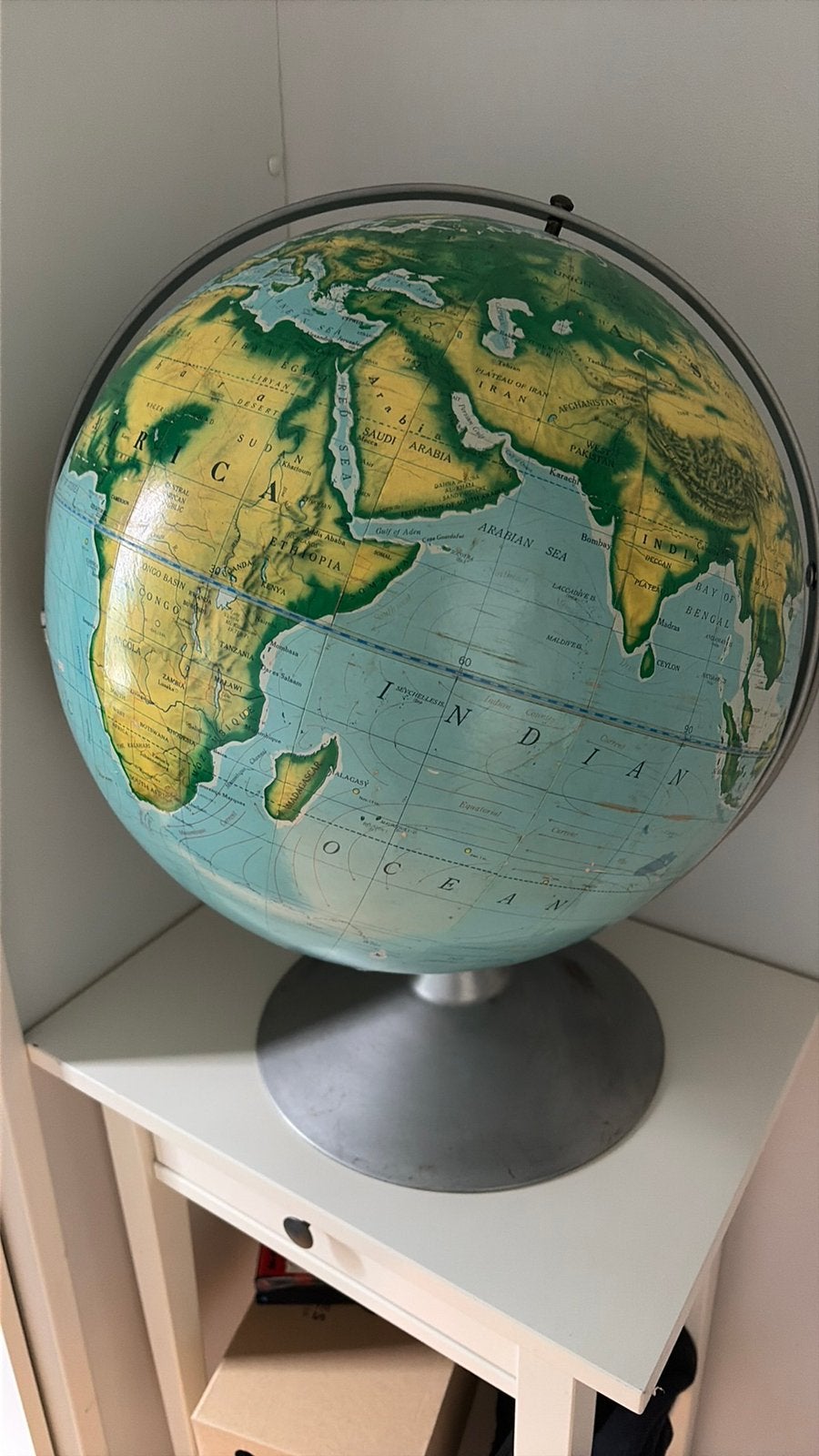 Mooie wereldbol, Ophalen, Zo goed als nieuw