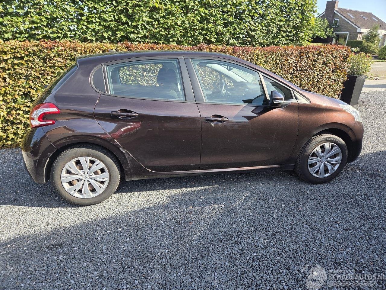 Peugeot 208 1.2 VTI Envy (bj 2013), Auto diversen, Webaccessibility@stellantis.com, 1199 cc, Bruin, Stellantis N.V.