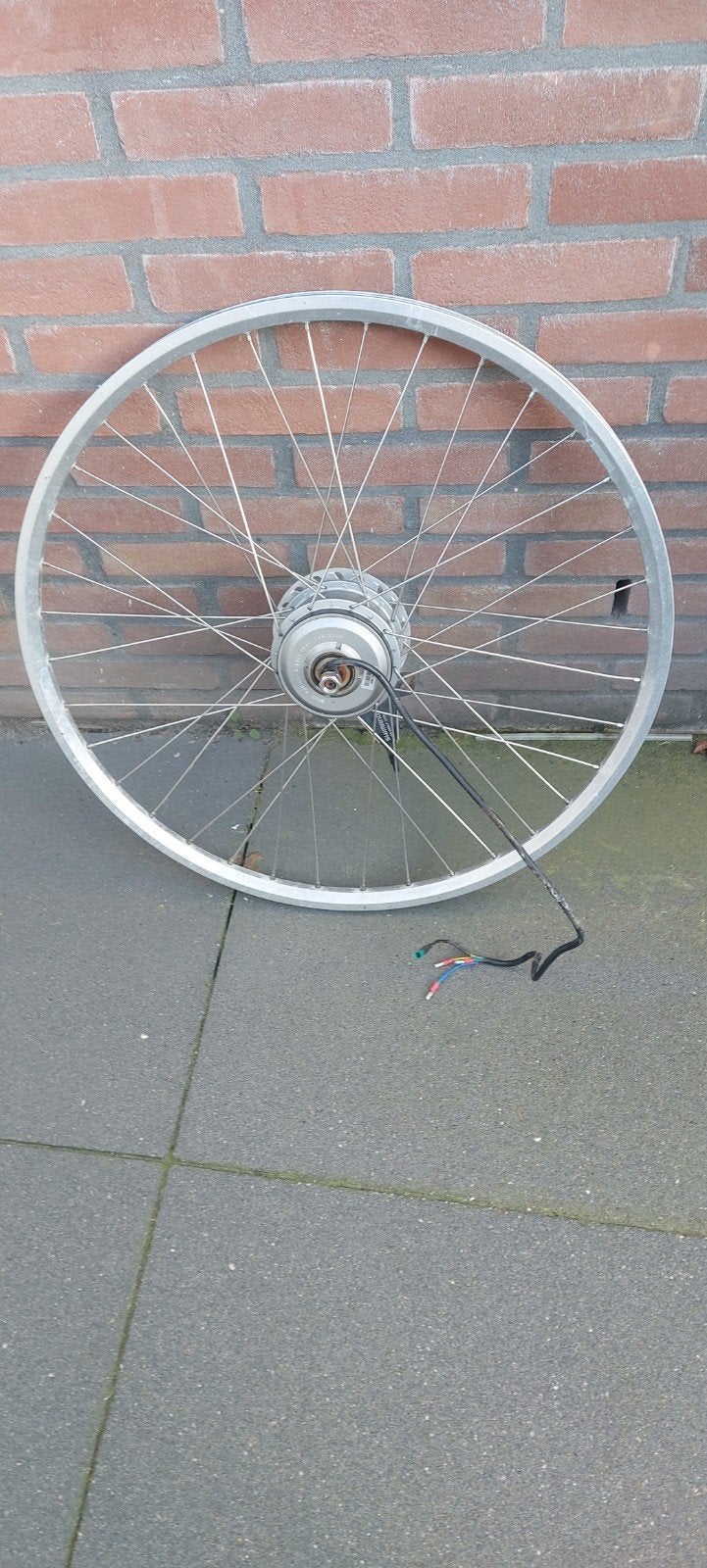Voorwiel met motor Cortina Ecomo elektrische fiets, Ophalen