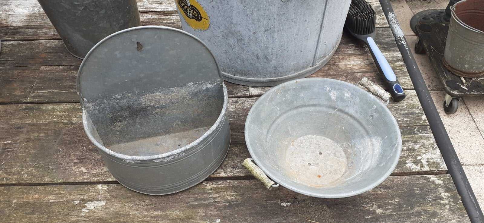 2  X  IJZEREN BAKJE VOOR TUIN, Minder dan 30 cm, Rond, Ophalen of Verzenden, Balkon