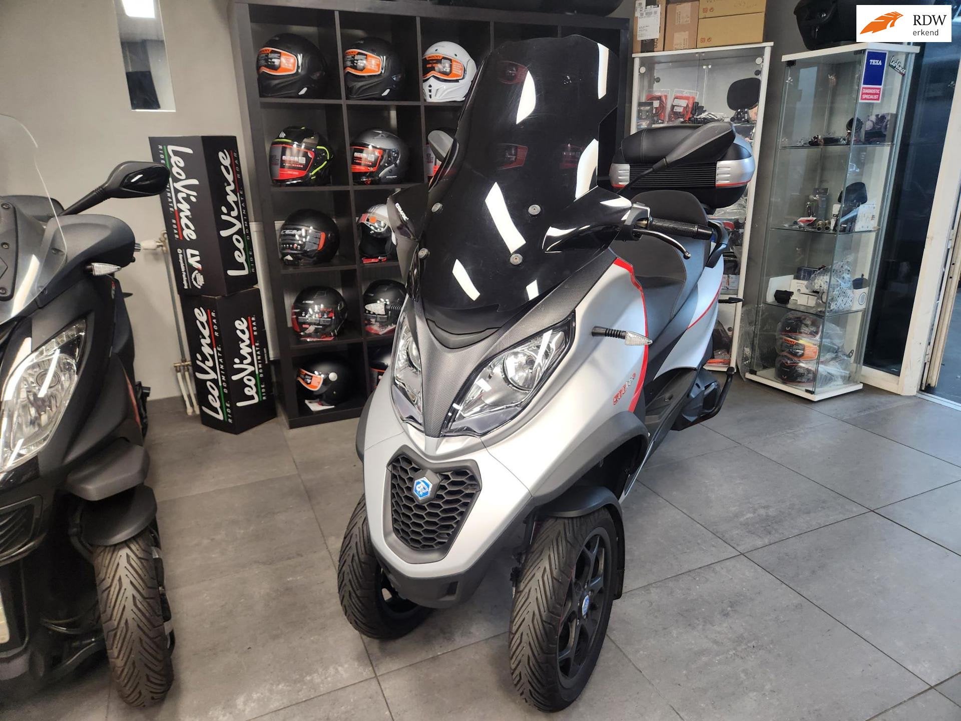 Piaggio MP3 500 HPE SPORT ADVANCED 2022 AKRAPOVIC RIJKLAAR, Bedrijf, Overig, Mauritslaan, 110
6161HZ  GELEEN, NL, Info@motorstorelimburg.nl