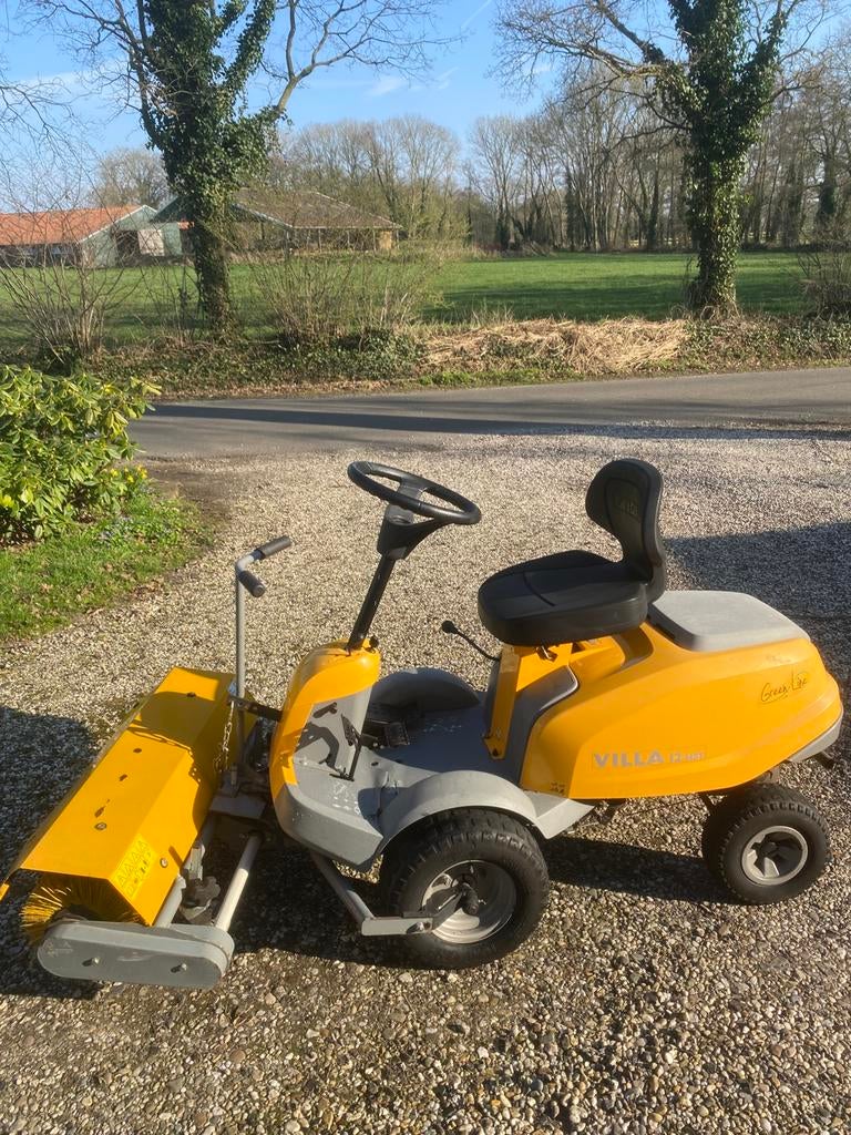 Stiga villa 12 hst veegmachine, Tuin en Terras, Ophalen of Verzenden, Zo goed als nieuw, Elektrische starter, 90 tot 120 cm