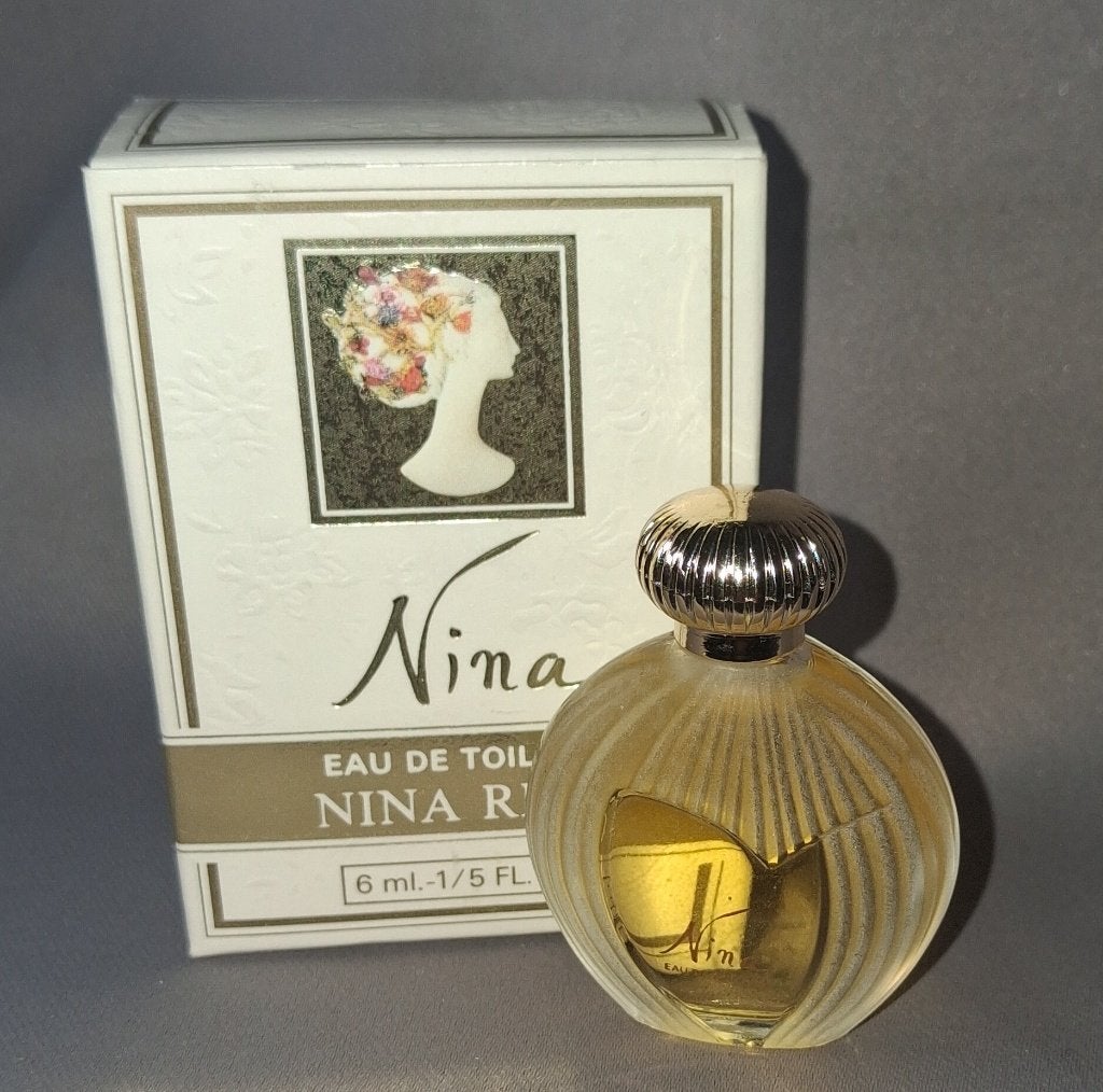 Parfum miniatuur - Nina ricci Nina + Doosje, Ophalen of Verzenden, Zo goed als nieuw, Miniatuur, Gevuld