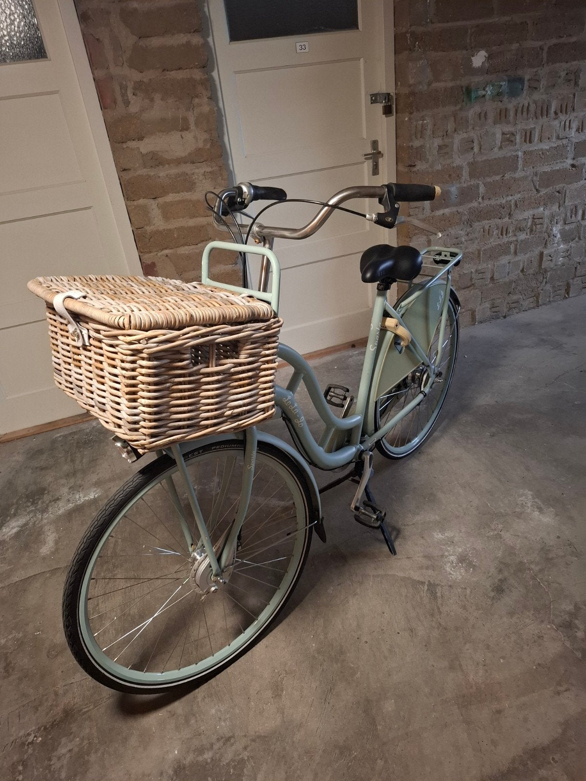 LoLa-Jo Damesfiets 8 versnellingen, mand en AXA slot, Ophalen, Sparta, Velgrem, Versnellingen