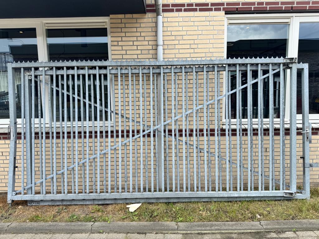 Poort vleugels, Ophalen, Met poort, Gebruikt, Spijlenhekwerk