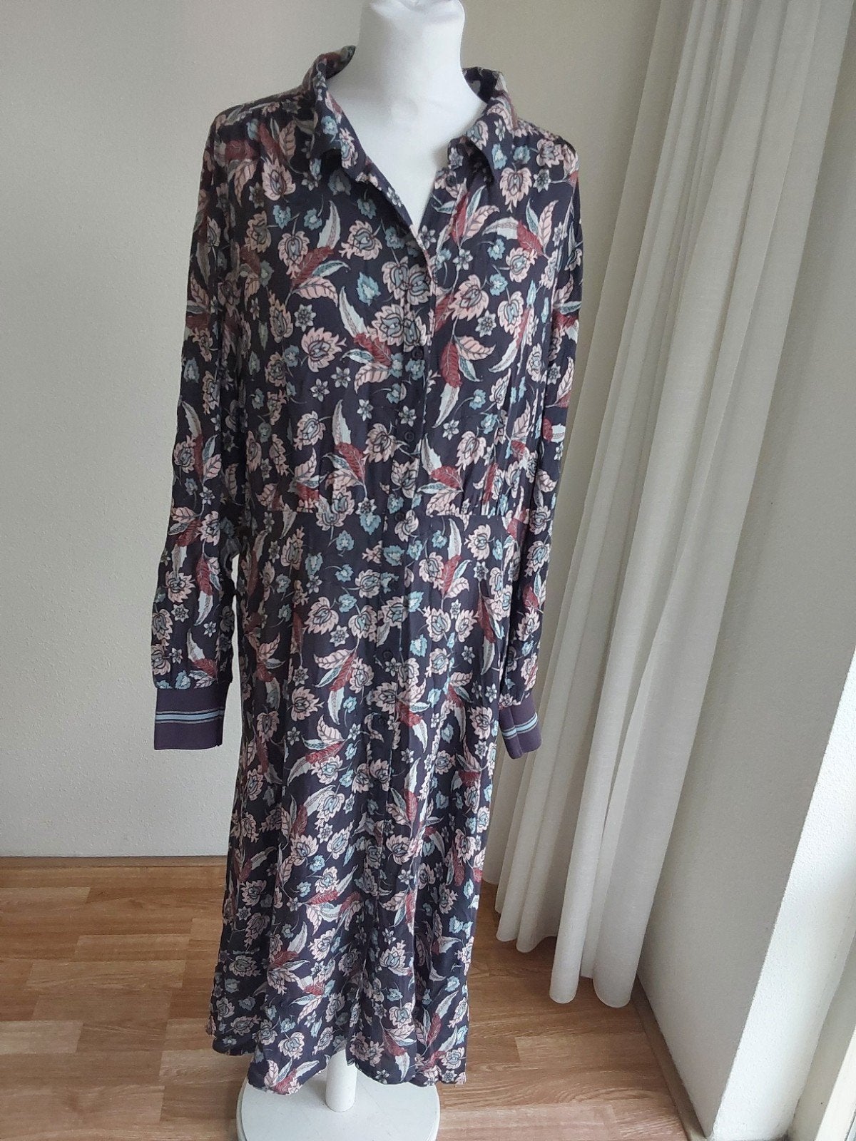 Prachtige lange jurk van Sandwich maat 44, okselmaat 65cm, 1, Kleding | Dames, Sandwich, Ophalen of Verzenden, Zo goed als nieuw