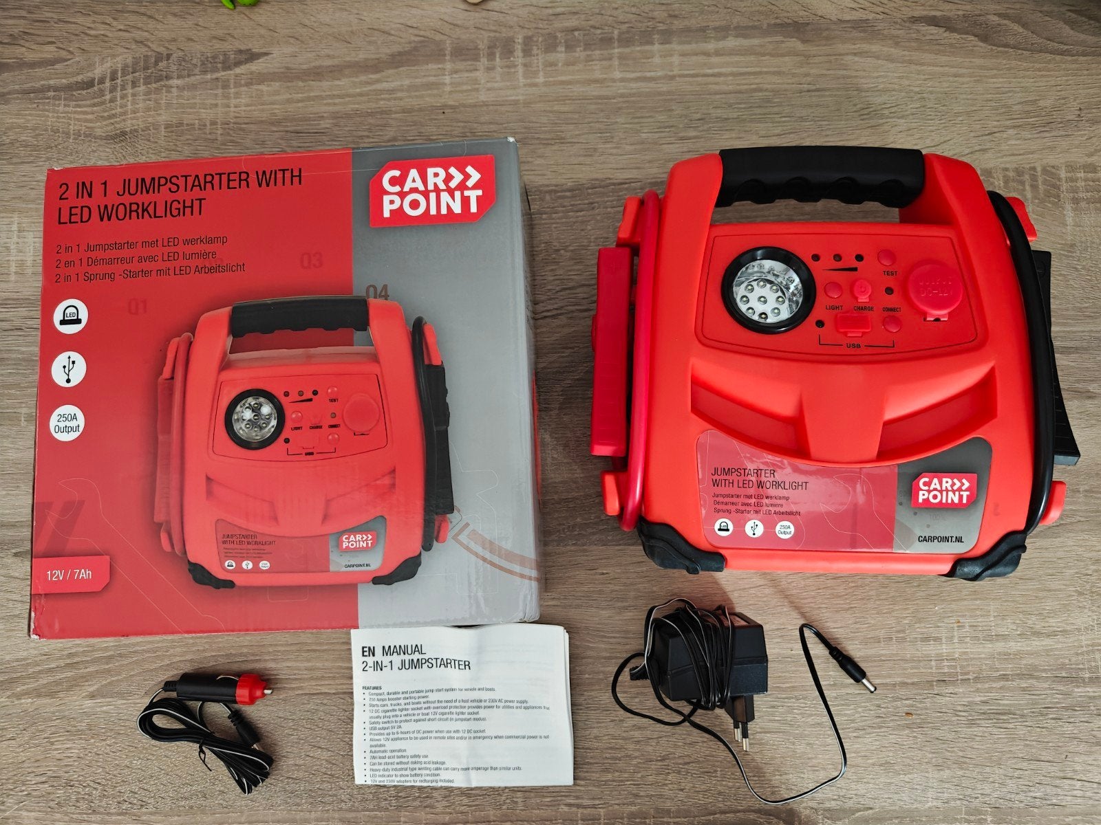 Carpoint 2-in-1 Jumpstarter met LED-werklamp, Auto diversen, Ophalen of Verzenden, Zo goed als nieuw