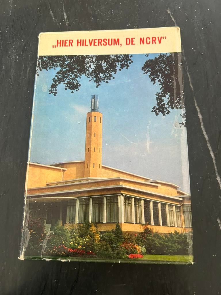 NCRV “HIER HILVERSUM” 1962, Ophalen of Verzenden, Gelezen