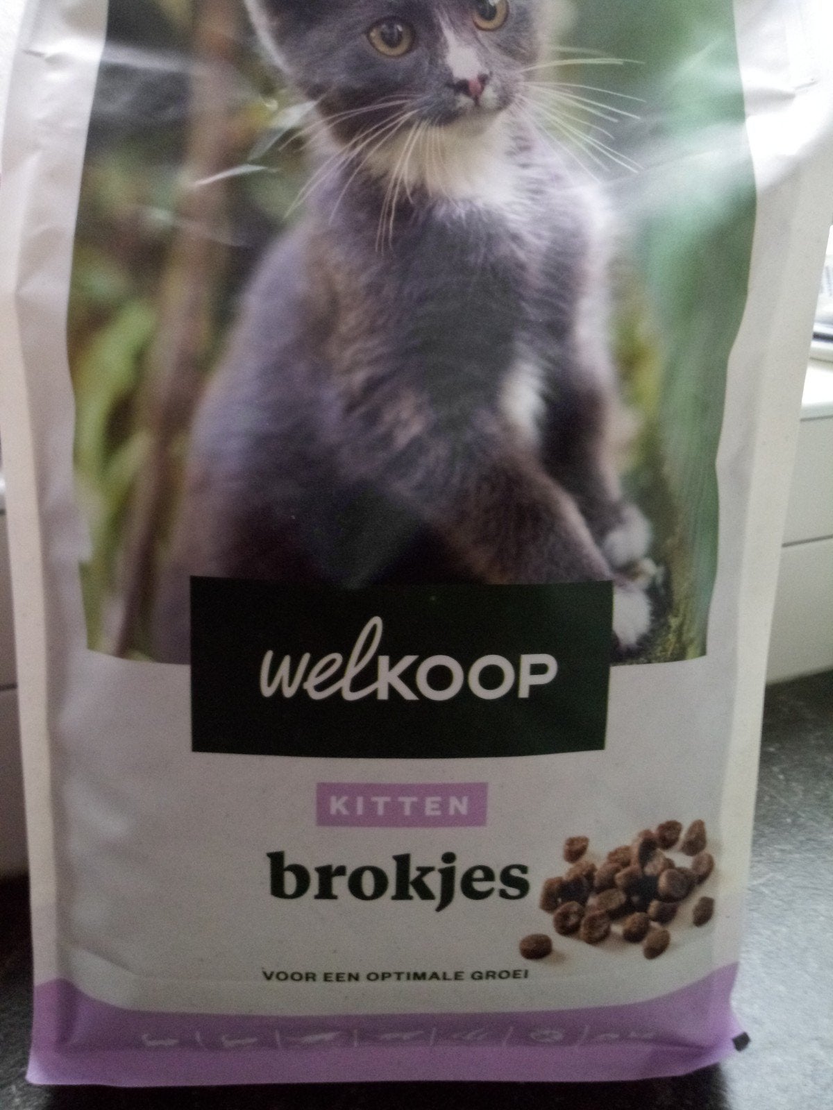 Zak van 2 kg Welkoop kitten brokjes., Ophalen of Verzenden, Kat