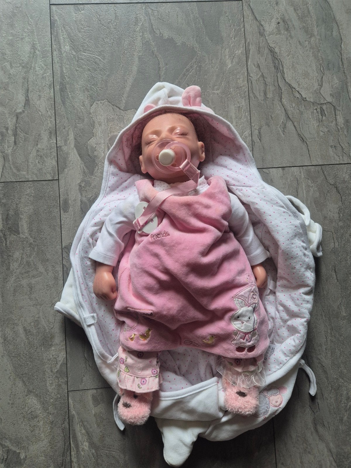 Tori babypop met kleding en accessoires, Ophalen of Verzenden, Gebruikt, Babypop