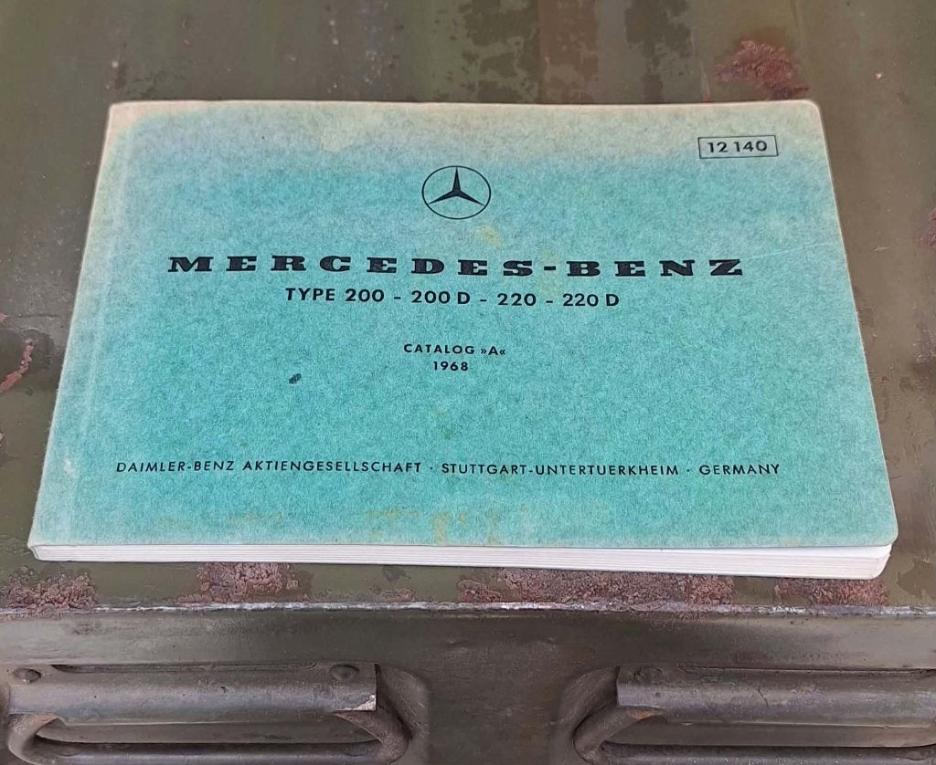 Onderdelen- en instructieboekje Mercedes-Benz uit 1968, Gelezen, Mercedes-Benz, Mercedes, Ophalen of Verzenden