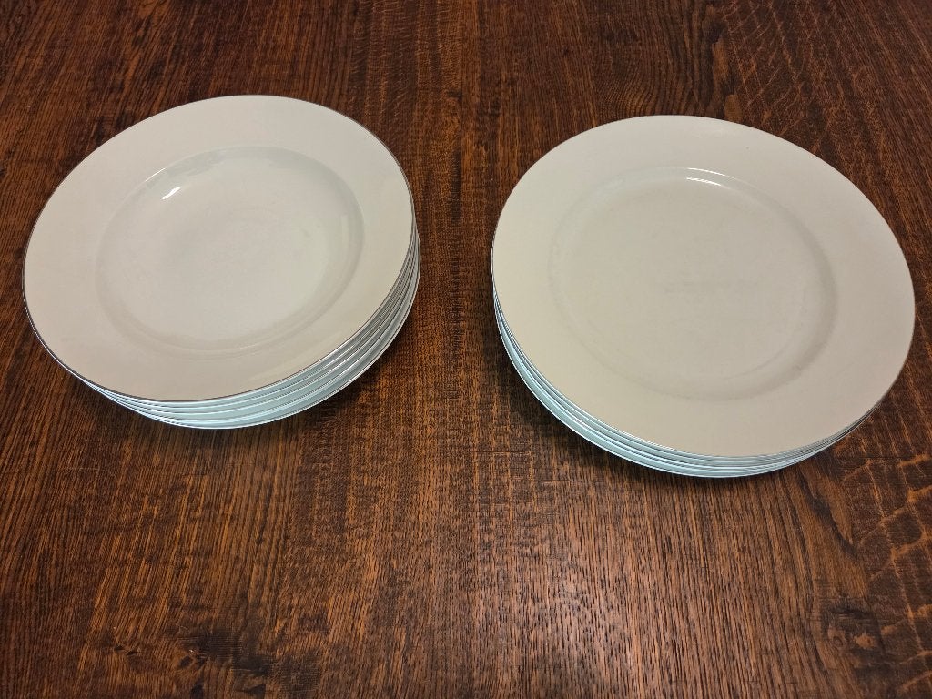 11 borden (wit / zilverkleurig randje), Bavaria Porselein, Huis en Inrichting, Keuken | Servies, Ophalen of Verzenden, Zo goed als nieuw