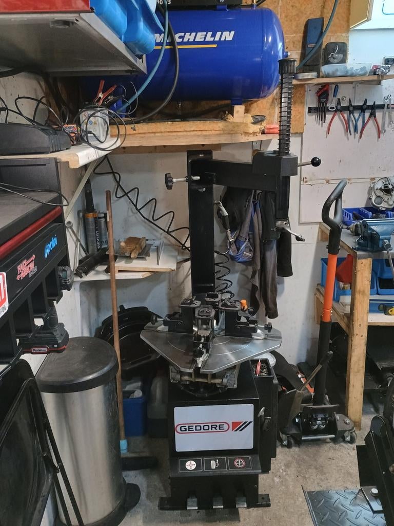 Band 110 70 12 Sava mc16 Piaggio Vespa Primavera 180cc Zip, Ophalen