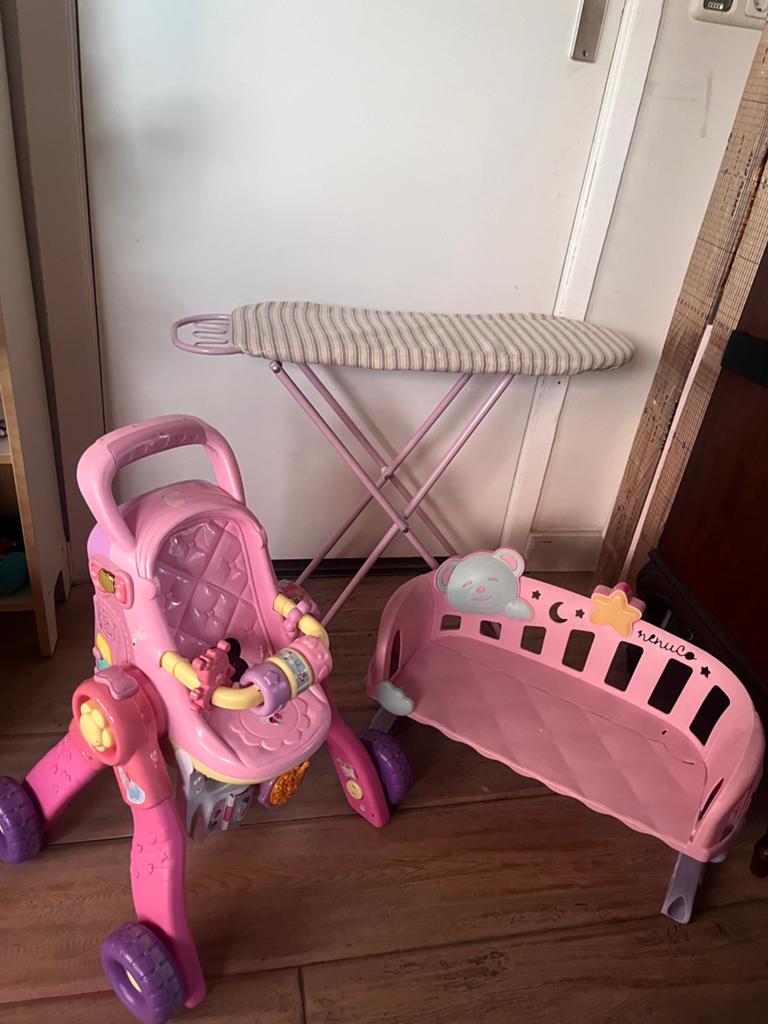 Kinderspeelgoed: buggy, strijkplank en bankje, Ophalen, Gebruikt, Jongen of Meisje
