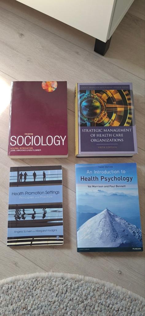 GRATIS studieboeken health management en sociology, Ophalen, Zo goed als nieuw, Spiritualiteit algemeen, Achtergrond en Informatie