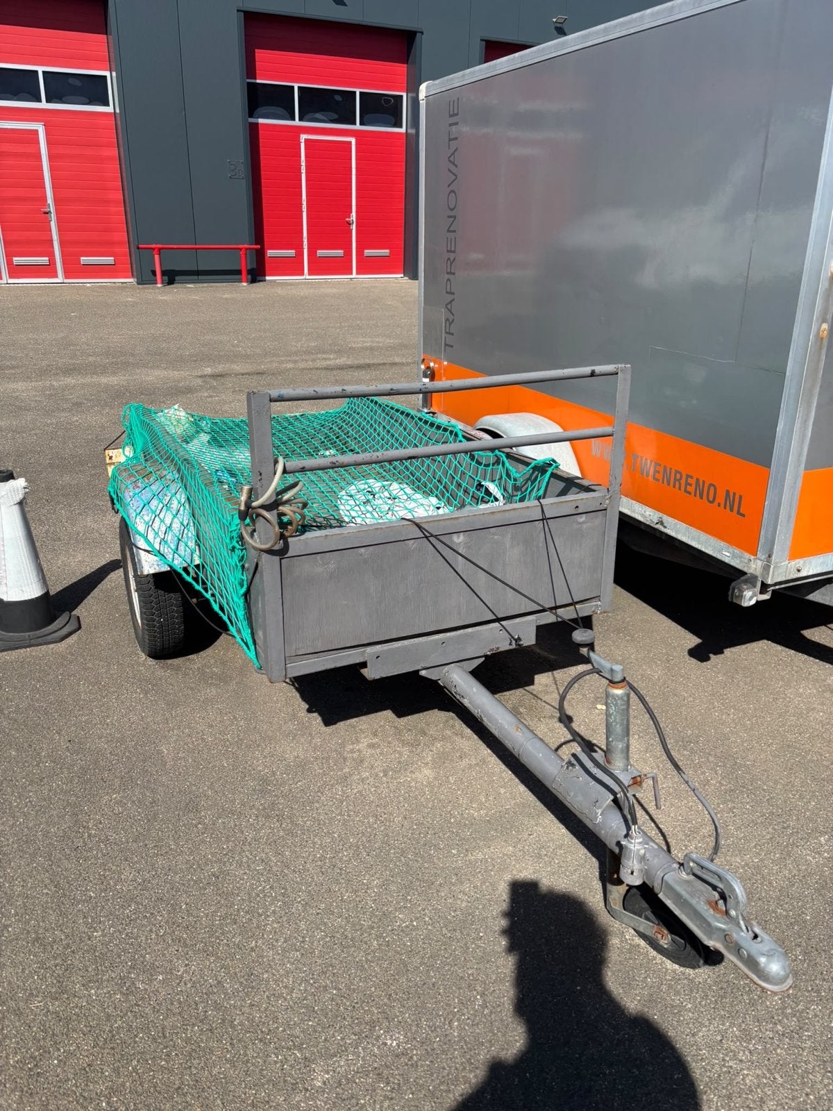Compacte aanhanger met net, Auto diversen, Aanhangers en Bagagewagens, Ophalen of Verzenden, Gebruikt