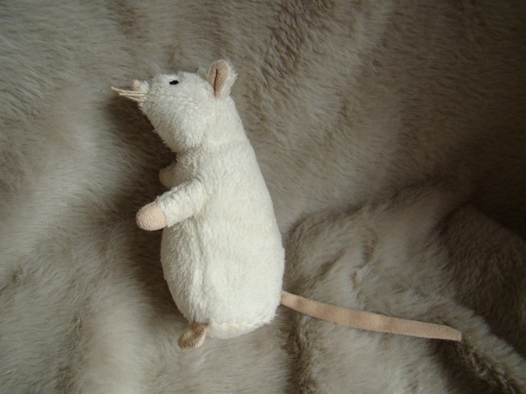 Gosig wit IKEA muis lijf 13 cm lang , nieuw, Muis, Nieuw, Ophalen of Verzenden, Wasbaar