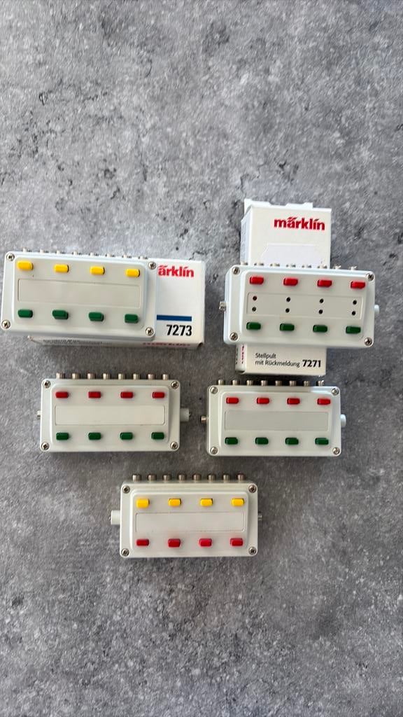 Märklin 7271, 7272, 7273, 7224 schakelkastjes., Wisselstroom, Overige typen, Ophalen of Verzenden, Zo goed als nieuw