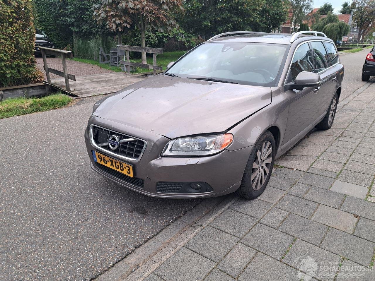 Volvo V70 1.6i T4 limited edition (bj 2012, automaat), Automaat, 1596 cc, Info@volvocars.com, Stationwagon