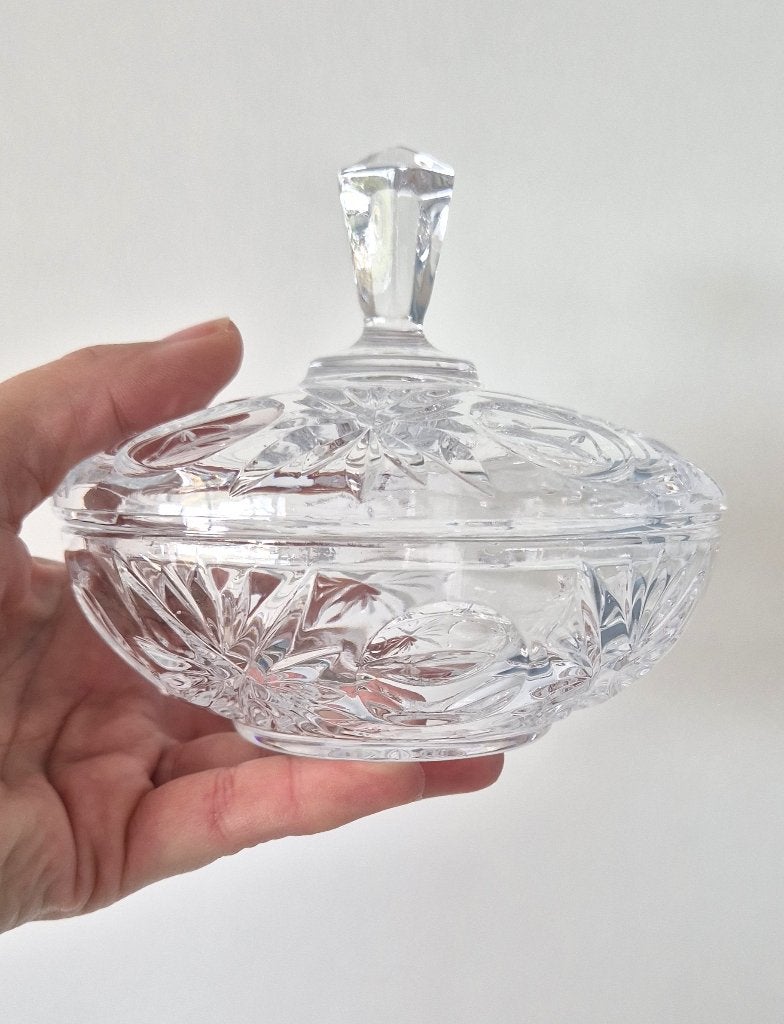 Vintage Kristallen Bonbonnière met Deksel – Geslepen Kristal, Antiek en Kunst, Antiek | Glas en Kristal, Ophalen of Verzenden
