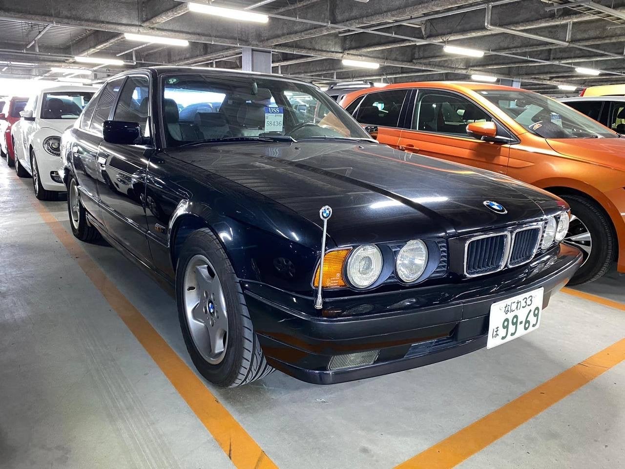BMW E34 525i | Selection Japan | Automaat | slechts 61k km, Auto's, Automaat, Achterwielaandrijving, Zwart, Leder