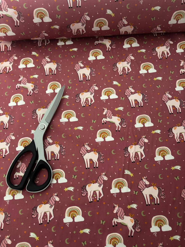 Poppy Unicorns & rainbows print, 150x100cm van de rol, Hobby en Vrije tijd, Stoffen en Lappen, Ophalen of Verzenden, Nieuw, Katoen