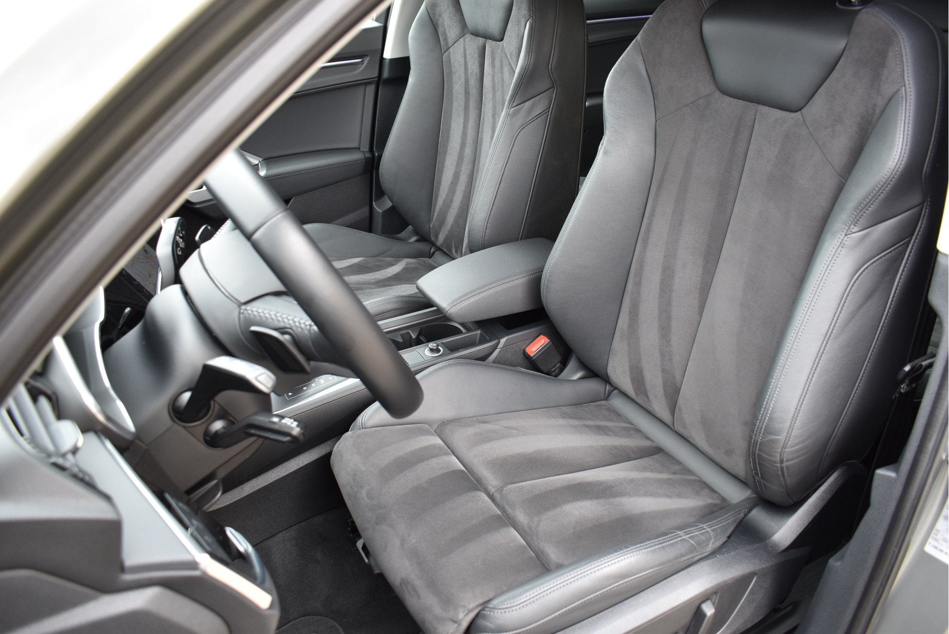 Audi Q3 35 TFSI Black Edition Navi Sfeer Full Led Apple Carp, Auto's, Audi, Euro 6, 4 cilinders, 150 pk, Automatische klimaatregeling