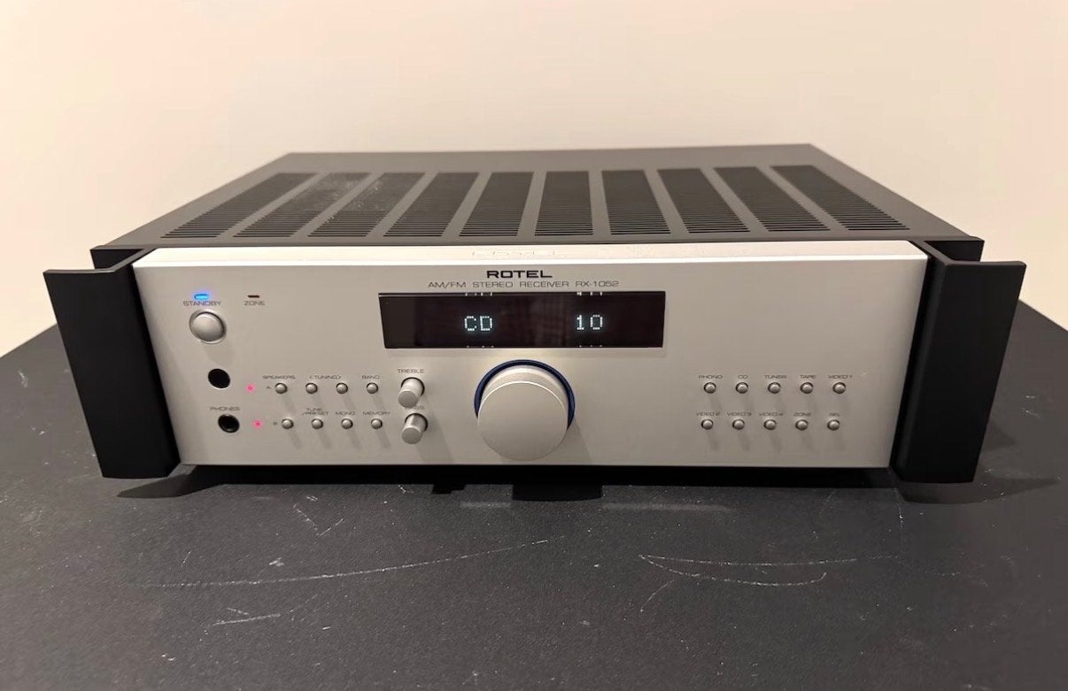 Rotel RX-1052 AM/FM Stereo Receiver - Uitstekende Staat, Zo goed als nieuw, 120 watt of meer, Stereo, Ophalen