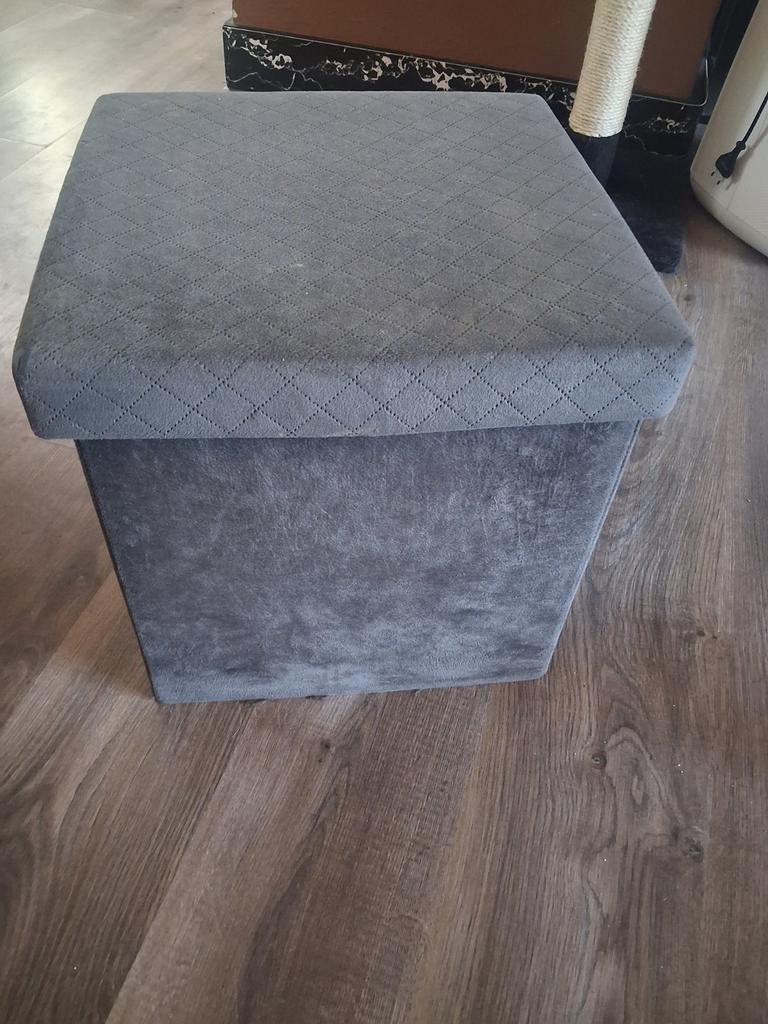 Grijze stoffen poef met opbergruimte, Ophalen, Minder dan 50 cm, Gebruikt, Vierkant