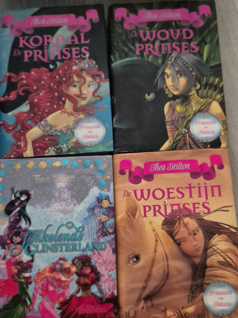 Thea Stilton boeken - Prinsessen van Fantasia & Heksen, Ophalen of Verzenden, Zo goed als nieuw, Thea Stilton