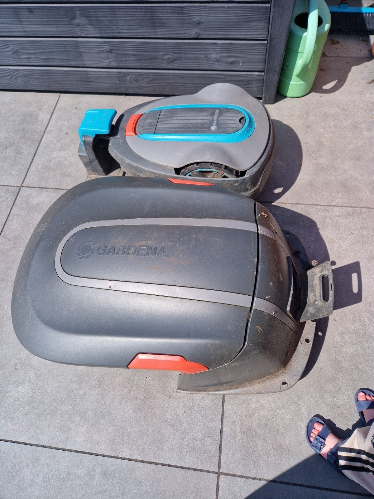 Gardena Robot grasmaaier met gardena garage, Ophalen, Gebruikt, Accu-grasmaaier, Gardena