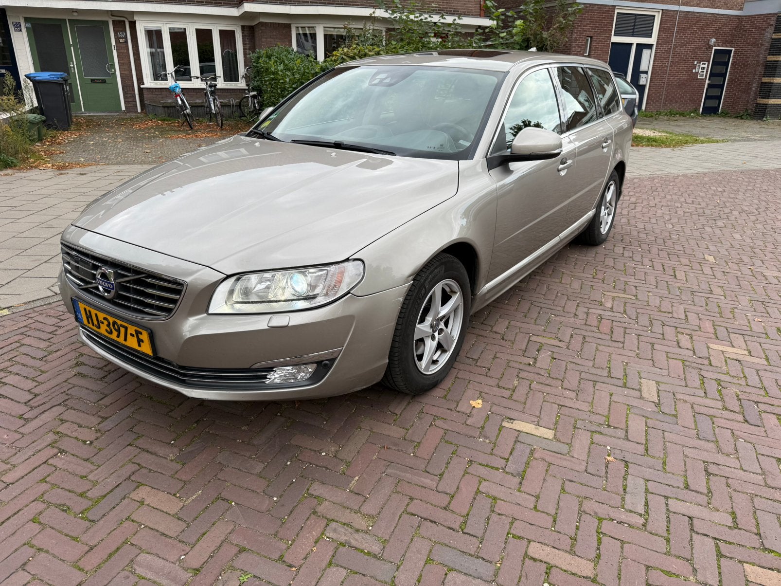 Volvo V70 2.0D D4 133KW 2015 Grijs FULL OPTIONS!!, Auto's, Voorwielaandrijving, 1800 kg, 4 cilinders, Zilver of Grijs