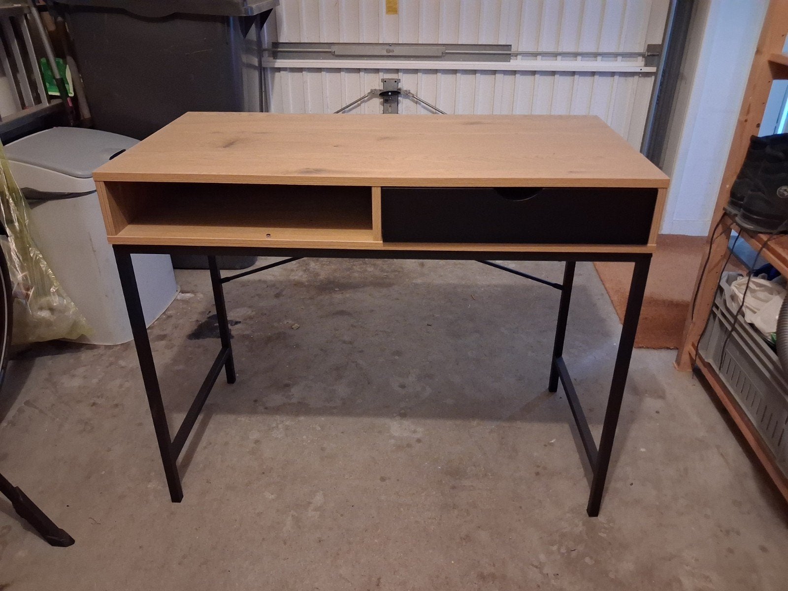 tv tafel of bureau, Ophalen, 70 tot 120 cm, Teakhout, Zo goed als nieuw