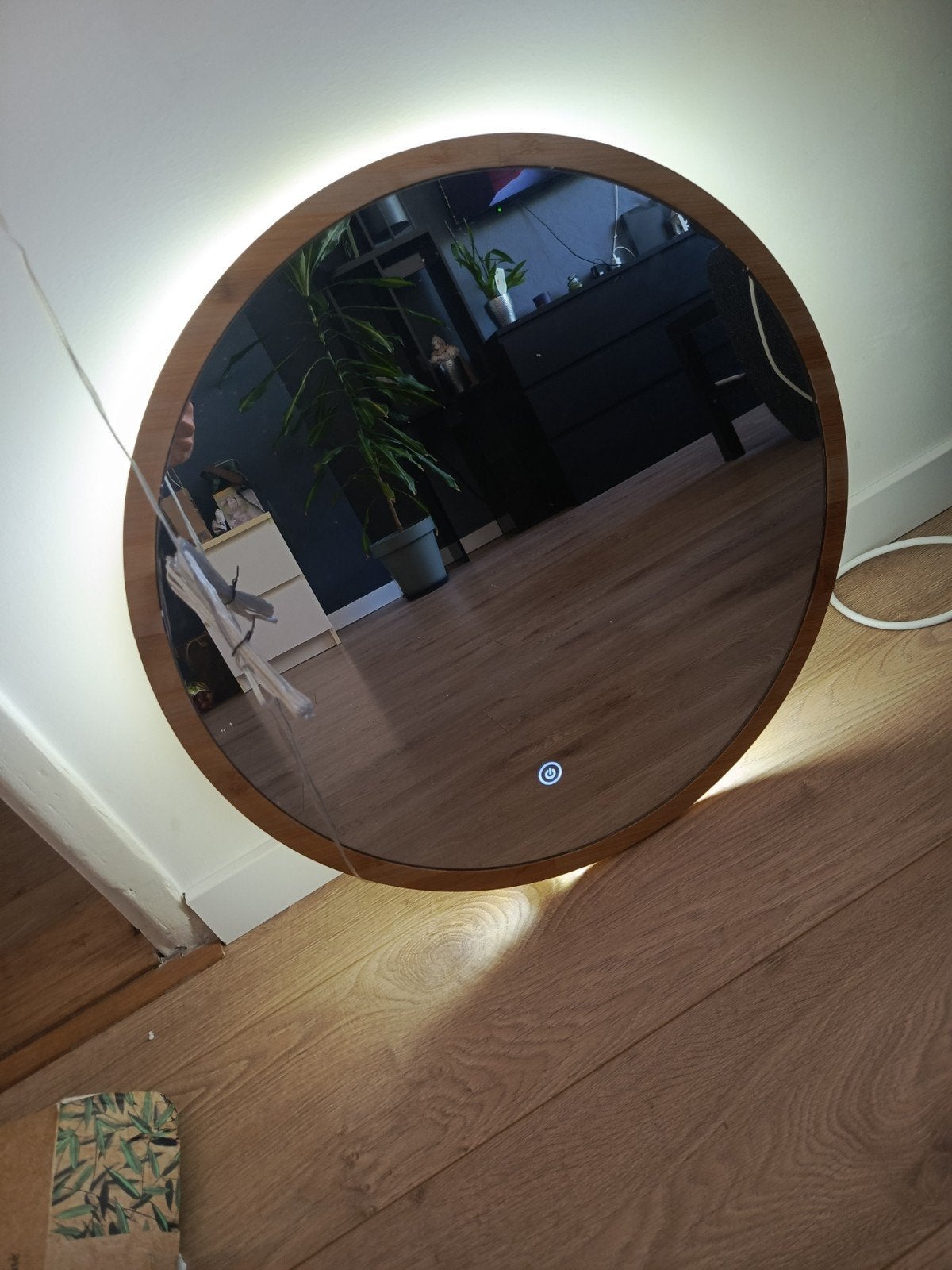 Ronde LED spiegel met bamboe frame - 57 cm, Rond, Nieuw, Ophalen of Verzenden, Minder dan 100 cm